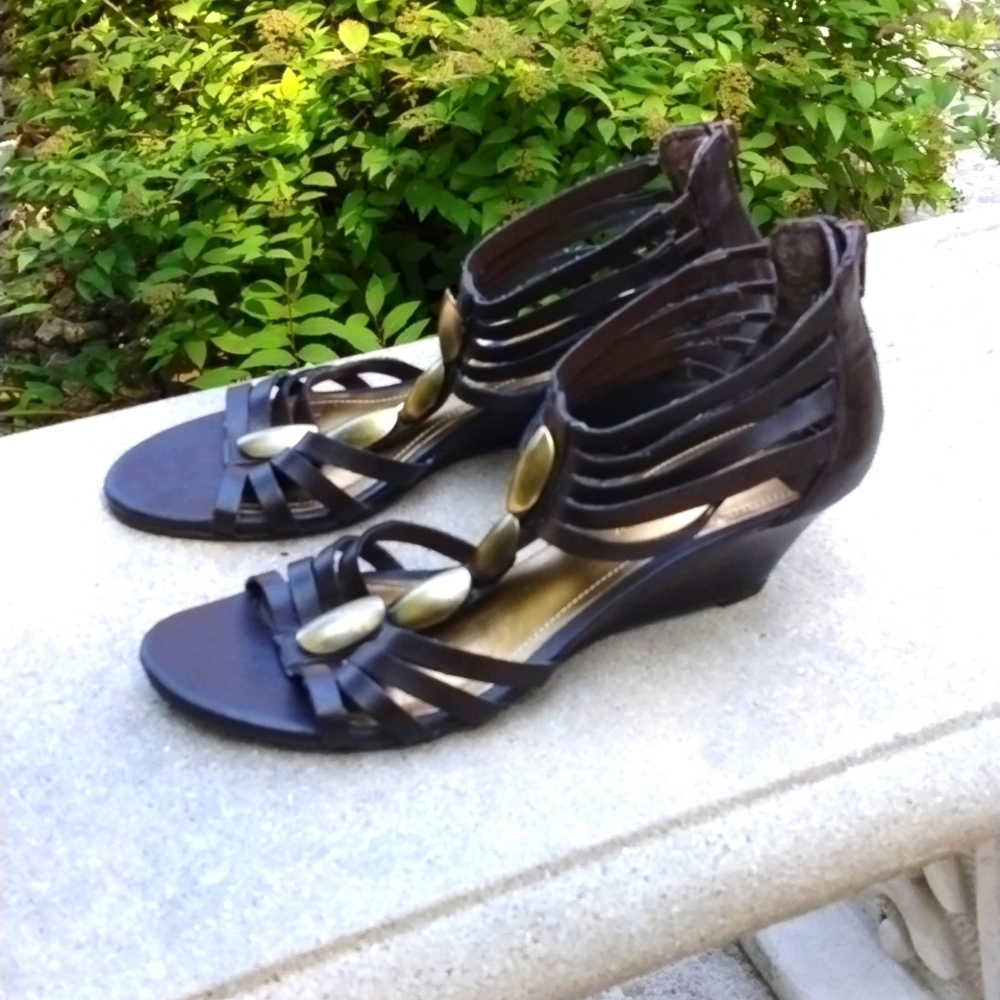 Laura Ashley La Vivial Block Wedge Heels Gold Accent Size 9